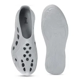 Paragon Men Textured Rubber Clogs image 3