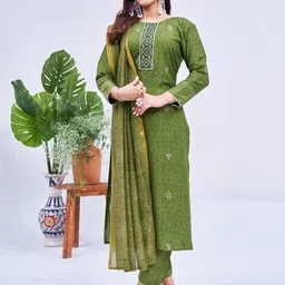 Anouk Women Floral Printed Regular Sequinned Kurta with Trousers & With Dupatta-image-90