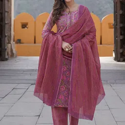Jaitpuriya Women Floral Printed Regular Pure Cotton Kurta with Trousers & With Dupatta-18