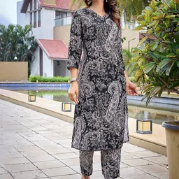 Royal Export V-Neck Paisley Printed Straight Kurta with Trousers-image-96