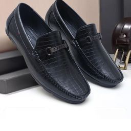 HEELS COUNTY Men Textured Lightweight Loafers-image-52