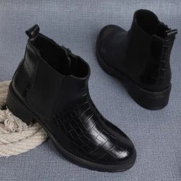 Elle Women's Black Chelsea Boots-image-32