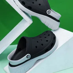DOCTOR EXTRA SOFT Men Colorblock Ultra Soft Breathable Clogs-image-29