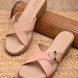 Rocia Flatform with Buckles-12