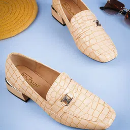 Maysun Women Textured Square Toe Loafers-picture-20