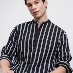 HIGHLANDER Men Relaxed Fit Band Collar Vertical Striped Cotton Casual Shirt-picture-7