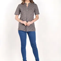 Jivitha Colourblocked Mandarin Collar Cotton Longline Top-picture-42