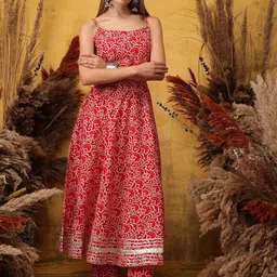 indo street Women Floral Printed Pleated Kurta with Trousers-image-34