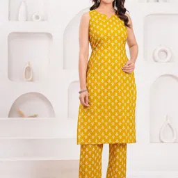 Vilgi Women Floral Printed Regular Pure Cotton Kurta with Trousers-58