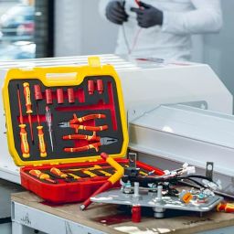 Hogert Technik Insulated Tool Set with VDE Certificate for working Under Voltage up to 1000 V, HT1E101 (Set of 25 Pcs) image 5