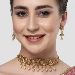 Karatcart Gold-Plated Pearl Studded South Indian Jewellery Set for Women-image-57