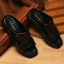 Healers by Liberty Men's Black Toe Ring Sandals-picture-0