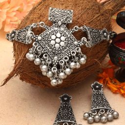 Moedbuille Silver-Plated Pearls Beaded Ghungroo-Studded Oxidised Jewellery Set-45