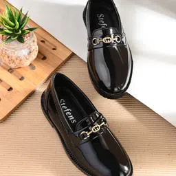 Stefens Metal Applique Detailed Loafers - Black-picture-47