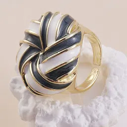DressBerry Gold-Plated Candy Swirl Statement Finger Ring-image-12