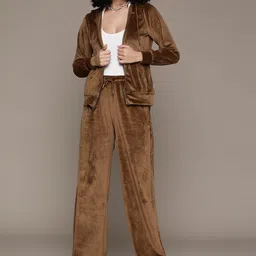 The Roadster Lifestyle Co. Velvet Co-Ords-picture-23
