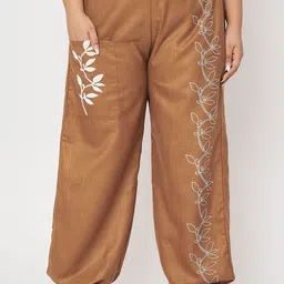 9rasa Women Floral Printed Loose Fit High-Rise Trousers-image-43
