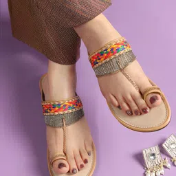 Ladies Hub Women Embellished One-Toe Kolhapuri Flats-48