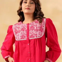 Zenava by Myntra Women Floral Embroidered Cotton Top-picture-17