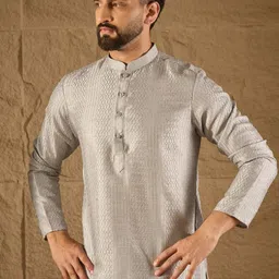 Ethnic Bay Geometric Embroidered Mandarin Collar Kurta-image-70