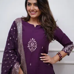 URMIR FASHION Women Ethnic Motifs Embroidered Regular Thread Work Kurta with Trousers & With Dupatta-picture-31