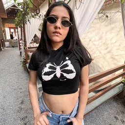 Stylecast X Hersheinbox Conversational Print Crop Fitted Top image 2