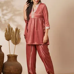 Globus Pink V-Neck Scalloped Sleeves Velvet Tunic & Dhoti-picture-22