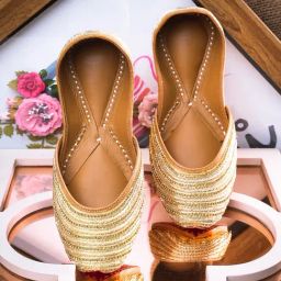 NR by Nidhi Rathi Women's Golden Ethnic Juttis-image-96