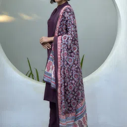 SHREE LAXMINARAYAN EXPORT Women Kurti with Trousers & With Dupatta image 4