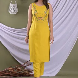 Clothy N Wave Floral Yoke Design Mirror Work Straight Kurta with Trousers-image-47