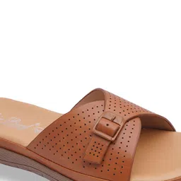 BIG BIRD Textured Block Pumps with Buckles image 5