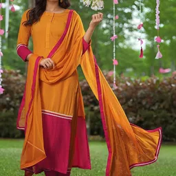 Aaghnya Women Colourblocked Regular Kurta with Trousers & Dupatta-17