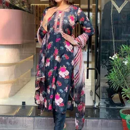 DIVASTRI Floral Printed Straight Kurta With Trousers & Dupatta-picture-10