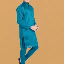 DIVISIVE Men Regular Dupion Silk Kurta with Pyjamas image 2