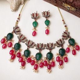 KARATCART Gold-Plated Kundan-Studded & Beaded Jewellery Set-picture-16