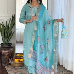 URMIR FASHION Women Floral Embroidered Regular Thread Work Kurta with Trousers & With Dupatta-picture-19