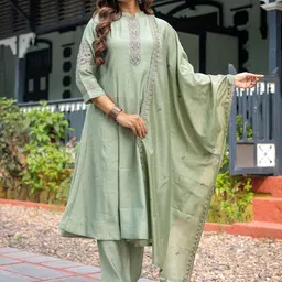 SWEETPEL Floral Embroidered Mandarin Collar Thread Work Kurta With Trousers & Dupatta-picture-44