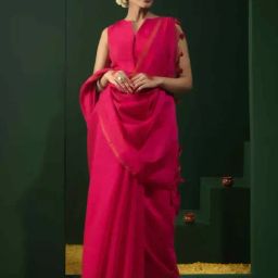 Triyah Red Plain Saree With Unstitched Blouse-image-78