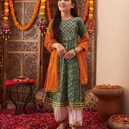 Cherry & Jerry Three Fourth Sleeves Floral Printed & Gota LaceEmbellishedKurta With Coordinating Salwar & DupattaSet - Green-image-17