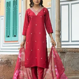 Navlik Women Floral Embroidered Regular Kurta with Trousers & With Dupatta-picture-18