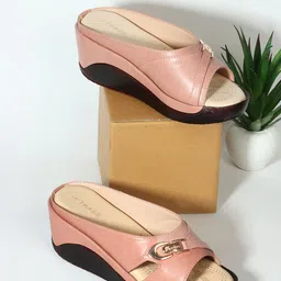 TRASE Wedge Pumps-picture-13