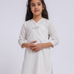 Vastramay Cotton Three Fourth Sleeves Abstract Printed Striped & Tassel Embellished Kurta - White-image-66