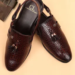 Carlton London Men Textured Pointed Toe Shoe-Style Sandals-image-41
