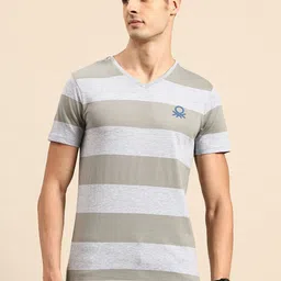 United Colors of Benetton Men Striped V-Neck T-shirt-picture-35