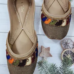 Fulkari Women Embellished Ethnic Mojaris Flats-image-100