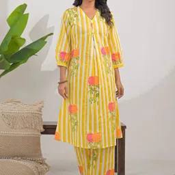 AUTUMN LANE Hardik Dandelion Floral Printed Pure Cotton Kurta With Trousers-picture-16