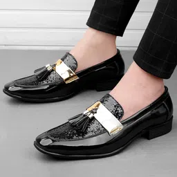 INVICTUS Men Pointed Toe Formal Slip-On Shoes image 2