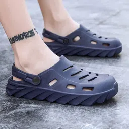 Svaar Men Self Design Regular Clogs-picture-45