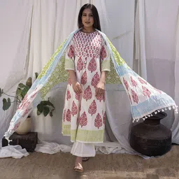 Maitri Jaipur Women Floral Printed Regular Pure Cotton Kurta with Trousers & With Dupatta-image-1