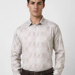 V Dot Men Slim Fit Spread Collar Abstract Printed Cotton Formal Shirt-image-56